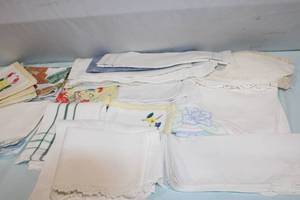 lot 205 image: Collection of Vintage Embroidered and Lace Table Linens