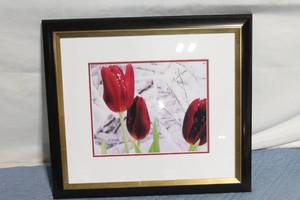 lot 229 image: Framed Tulip Floral Art Print with Black and Gold Frame