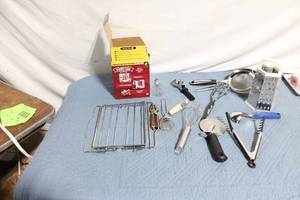 lot 244 image: Assorted Kitchen Utensils and Yummy Can Bacon Cooker Set