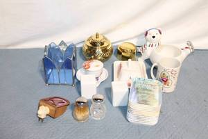 lot 245 image: Assorted Home Decor and Tableware Collection