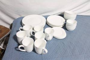 lot 246 image: Mikasa 36 Piece Trellis Bone China Dinnerware Set