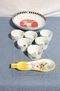 lot 249 image: Ceramic Kitchenware Set with Chef Design Bowl and Vegetable Pattern Cups