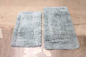 lot 251 image: Set of 2 Soft Blue Fluffy Rectangular Bath Rugs