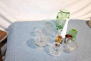 lot 273 image: Collection of 12 Assorted Vintage Glass and Crystal Vases