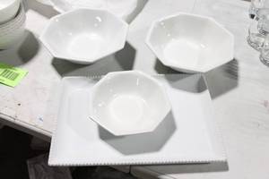 lot 277 image: Set of 3 Johnson Bros Ironstone Bowls and Platter