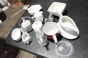 lot 281 image: Assorted Ceramic and Porcelain Tableware Collection