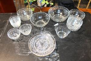 lot 284 image: Collection of 13 Clear Glass Bowls and Plates with Intricate Designs