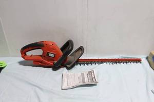 lot 306 image: Black & Decker Electric Hedge Trimmer with Instruction Manual