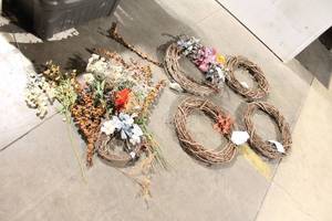 lot 340 image: Collection of 5 Decorative Grapevine Wreaths with Floral Accents