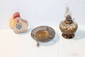 lot 364 image: Set of Rustic Vintage Decor Oil Lamp, Chicken Figurine, and Metal Tray