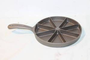 lot 397 image: Cast Iron Divider Skillet with 7 Sections