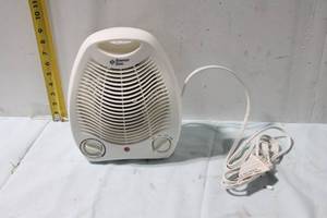 lot 401 image: Comfort Zone White Electric Space Heater with Thermostat Control