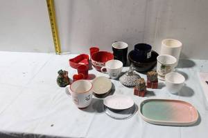 lot 427 image: Collection of Mugs, Tea Cups, and Decorative Plates