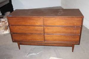 lot B-451 image: Mid-Century Modern Wooden Dresser with Six Drawers
