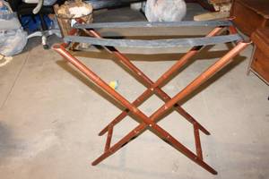 lot 458 image: Wooden Luggage Rack with 32-inch Width