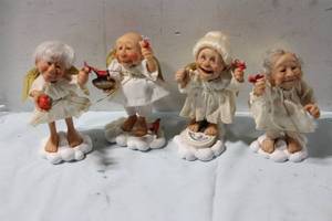 lot 469 image: Set of 4 Goebel Reminder Angels Figurines
