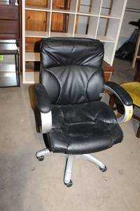 lot 478 image: Used Black Leather Office Chair with Adjustable Armrests