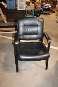lot 479 image: Black Office Chair with Armrests