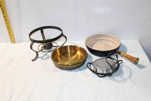 lot 480 image: Collection of Vintage Metal and Ceramic Cookware and Accessories