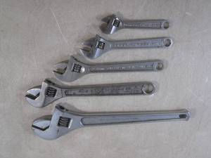 lot 31 image: (CS) 5 Adjustable Wrenches 1612...