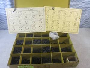 lot 60 image: (EW4) Metal Orginizer Full of Rubbe...