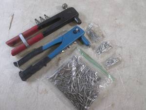 lot 61 image: (CSB) 2 Hand Pop-Rivet Guns with Ri...