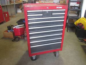 lot 64 image: (BR1) Craftsman 12-Drawer Rolling T...