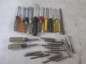 lot 85 image: (G-1) Assorted Driver Bit Extension...