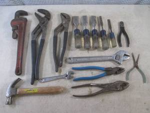 lot 88 image: (EW4) Assorted Hand Tools...
