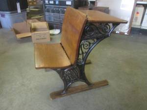 lot 109 image: (EW1) Antique Student School Desk C...