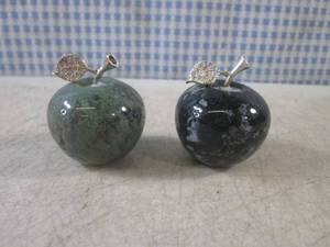 lot 114 image: (CNTR) 2 Polished Moss Agate Apples...
