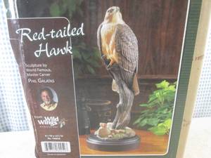 lot 131 image: (FS) The Wild Wings Collection Red-...