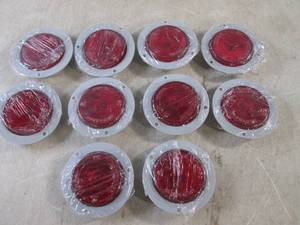 lot 200 image: (CSB) 10 New Round Marker Lights...