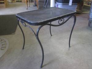 lot 210 image: (EW1) All Metal Table 24 12 x 16 ...