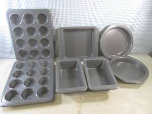 lot 218 image: (CSB) KitchenAid Baking Pans...