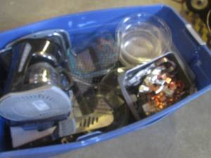 lot 222 image: (EW6) Large Tote Full of Assorted K...