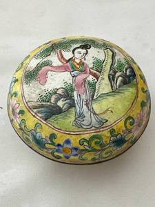 Chinese Canton enamel copper round trinket box