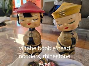 Vintage 1950�s Asian Ceramic Bobblehead Figurines Pair