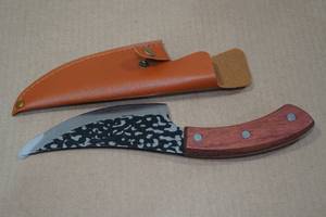 lot 8 image: Hammered Cold Steel 10 Knife