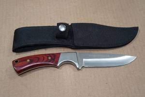 lot 14 image: Winchester 8 Stainless Steel Knife