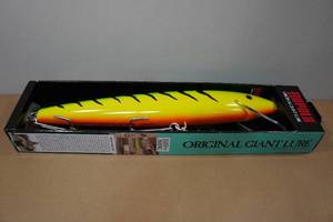 lot 19 image: Rapala Oversized Fishing Lure Wall Dcor