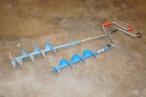 lot 45 image: 2 Hand Ice Augers