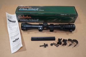 lot 65 image: Cabelas Pine Ridge 2.5-7 x 32 Rifle Scope with Rings