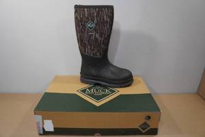 lot 81 image: Muck Boots Mens Chore Tall Boots -Size 7