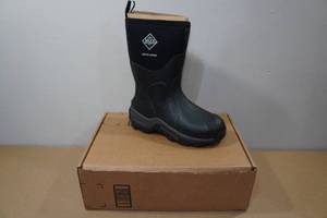 lot 83 image: Muck Boots Arctic Sport Boots -Mens 6, Womens 7