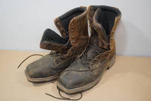 lot 105 image: Irish Setter Marshal Mens 9 Waterproof Boots -Size 10