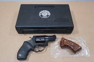 lot 1B image: Taurus Model 85 .38 Special Double-Action Revolver - 2 Barrel