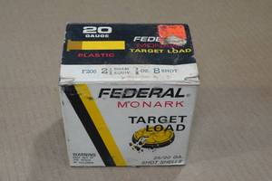lot 199 image: 25 Federal Monark 20 Gauge 2-34 8 Shot Shotshells