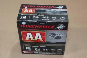 lot 224 image: 25 Winchester AA 12 Gauge 2-34 7-12 Shot Shotshells