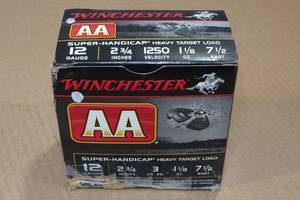 lot 227 image: 25 Winchester AA 12 Gauge 2-34 Super Handicap Heavy 7-12 Shot Shotshells